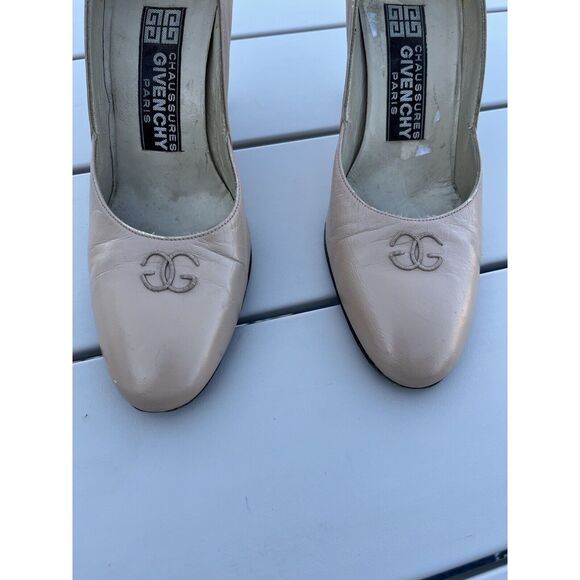 Vintage Givenchy Monogram Heels - Size 6 AA - Nude - Picture 2 of 9